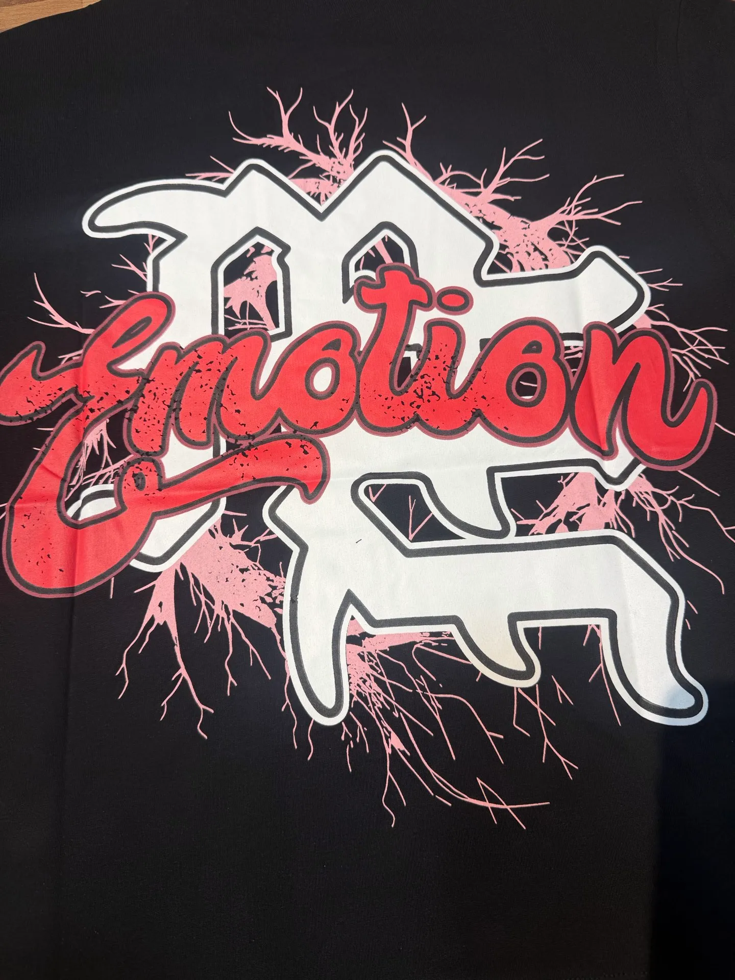 E 8113#Active Black/Apricot ｜ MIXED EMOTION In Stock real shot (imported Australian diamond perm) American trendy brand loose casual T-shirt Fabric (fabric): 32 counts Weight combed double yarn pure cotton Sizes (size): S-M L